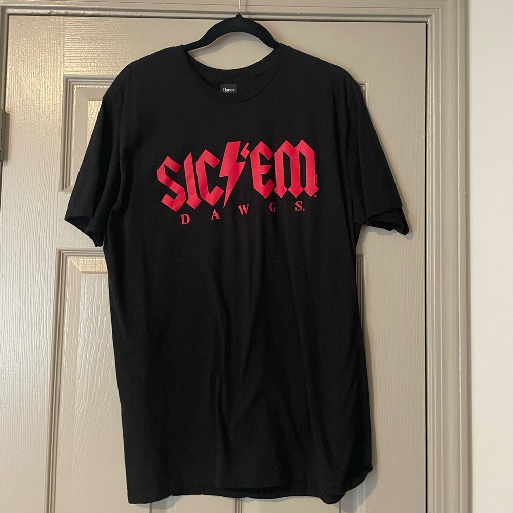 Hanes Unisex Black and Red Short Sleeve Tee